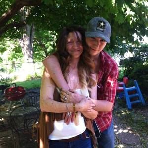 Meet your Posher, Crystal